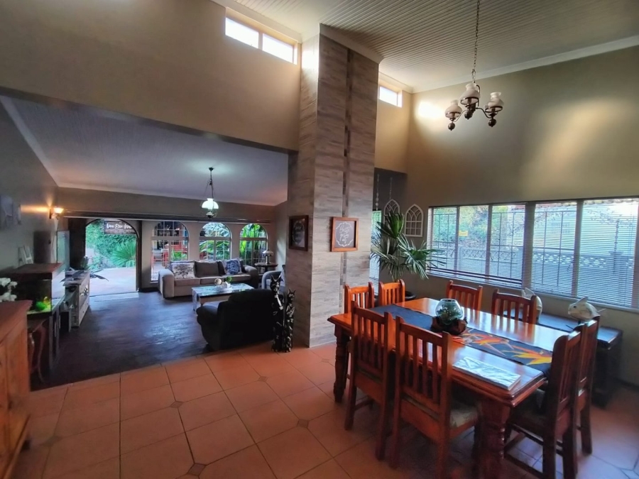 5 Bedroom Property for Sale in Waverley Free State